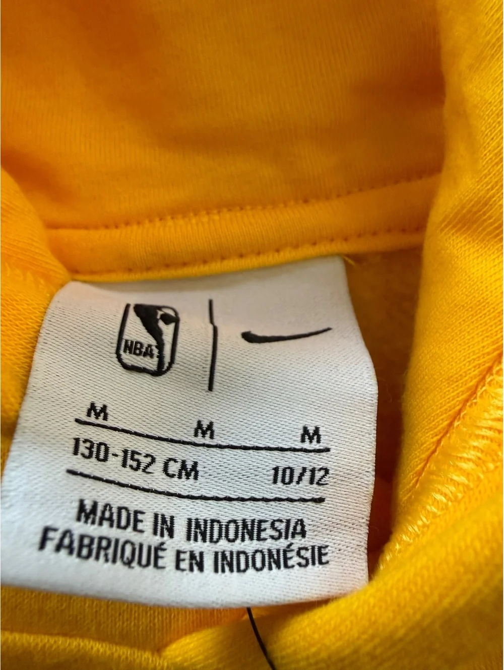 You’re Nike NBA Cleveland Cavaliers Yellow Hoodie Sweatshirt Size M 10/12